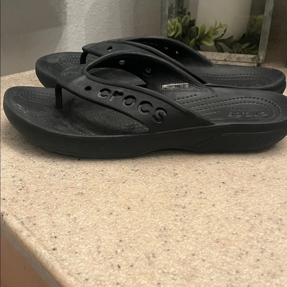 CROCS Classic Black Sandals Unisex- M-7; W-9